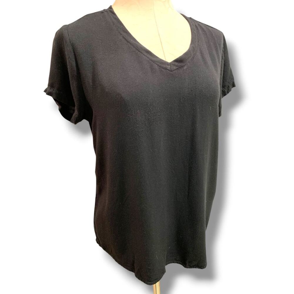 Medium Simply Blessed Womens Black V-Neck Tshirt Short Sleeve
